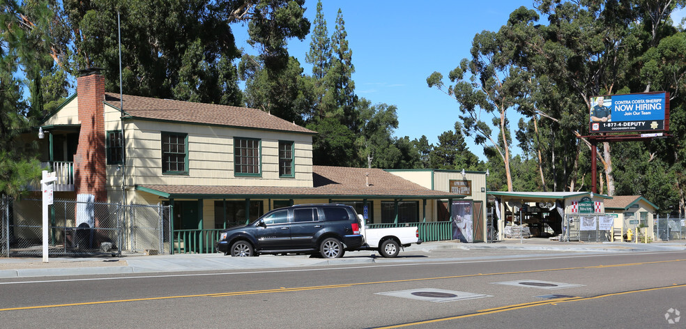 2101 Alpine Blvd, Alpine, CA for sale - Primary Photo - Image 1 of 1