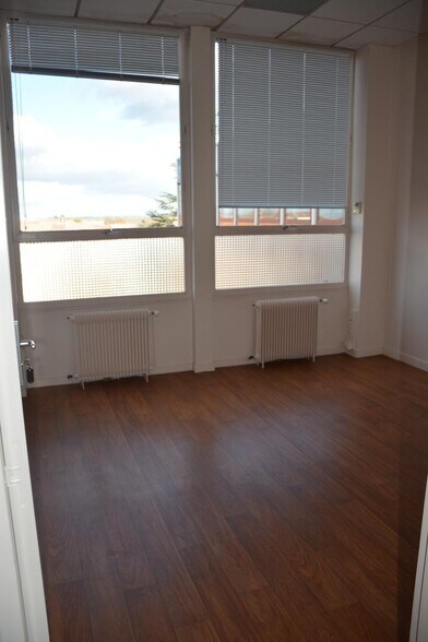 5 Avenue Georges Bataille, Le Plessis-Belleville to rent - Interior Photo - Image 2 of 6