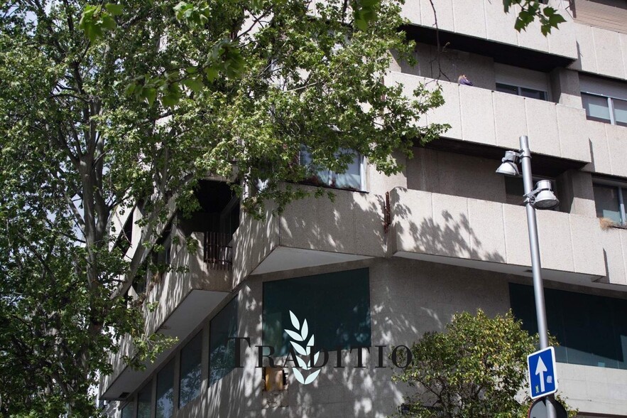 Office in Madrid, Madrid to rent - Building Photo - Image 1 of 4