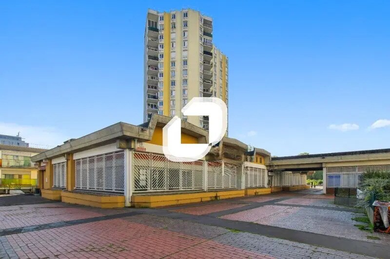 Office in Bobigny to rent - Building Photo - Image 1 of 13