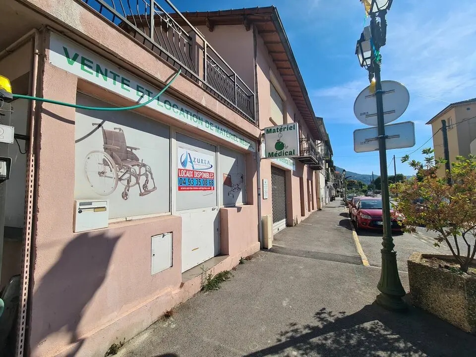 Location Commerce 67 m² - Photo 1