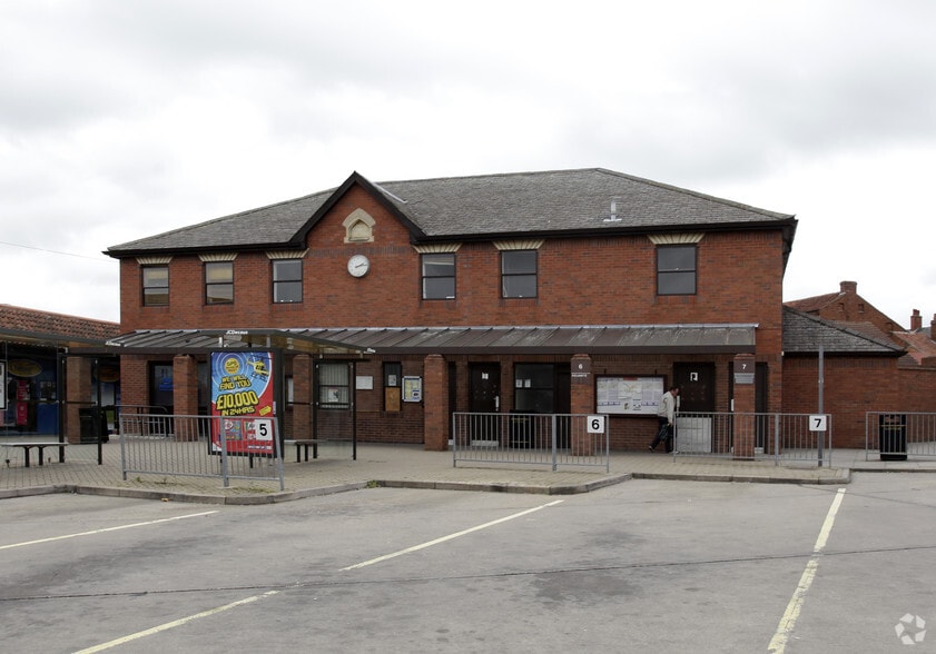 St Peters Hl, Grantham to rent - Building Photo - Image 3 of 8