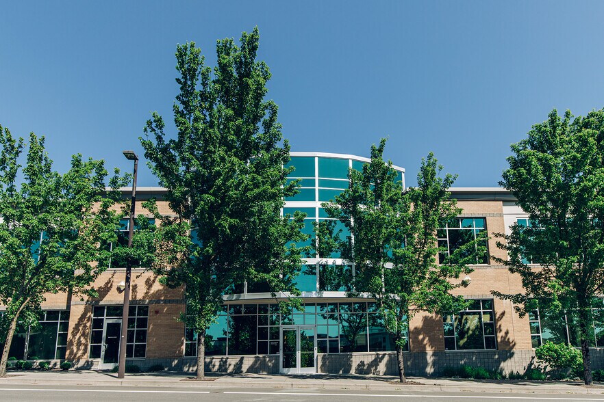 11740 SW 68th Pky, Tigard, OR for sale - Building Photo - Image 3 of 7