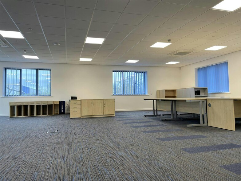 Golf Course Ln, Filton to rent - Interior Photo - Image 3 of 7