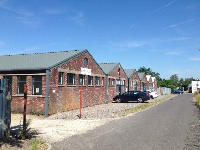 Elcot Ln, Marlborough to rent - Building Photo - Image 2 of 4