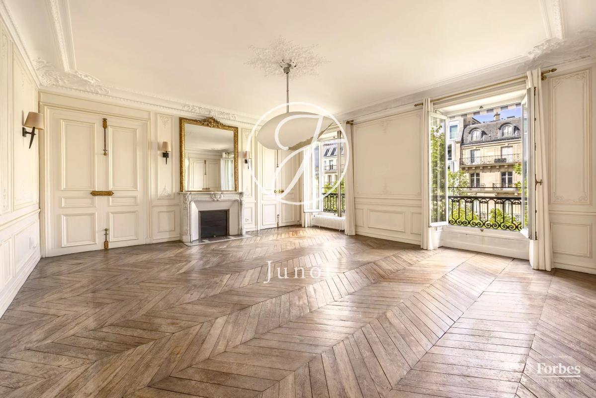 Office in Paris for sale Building Photo- Image 1 of 35