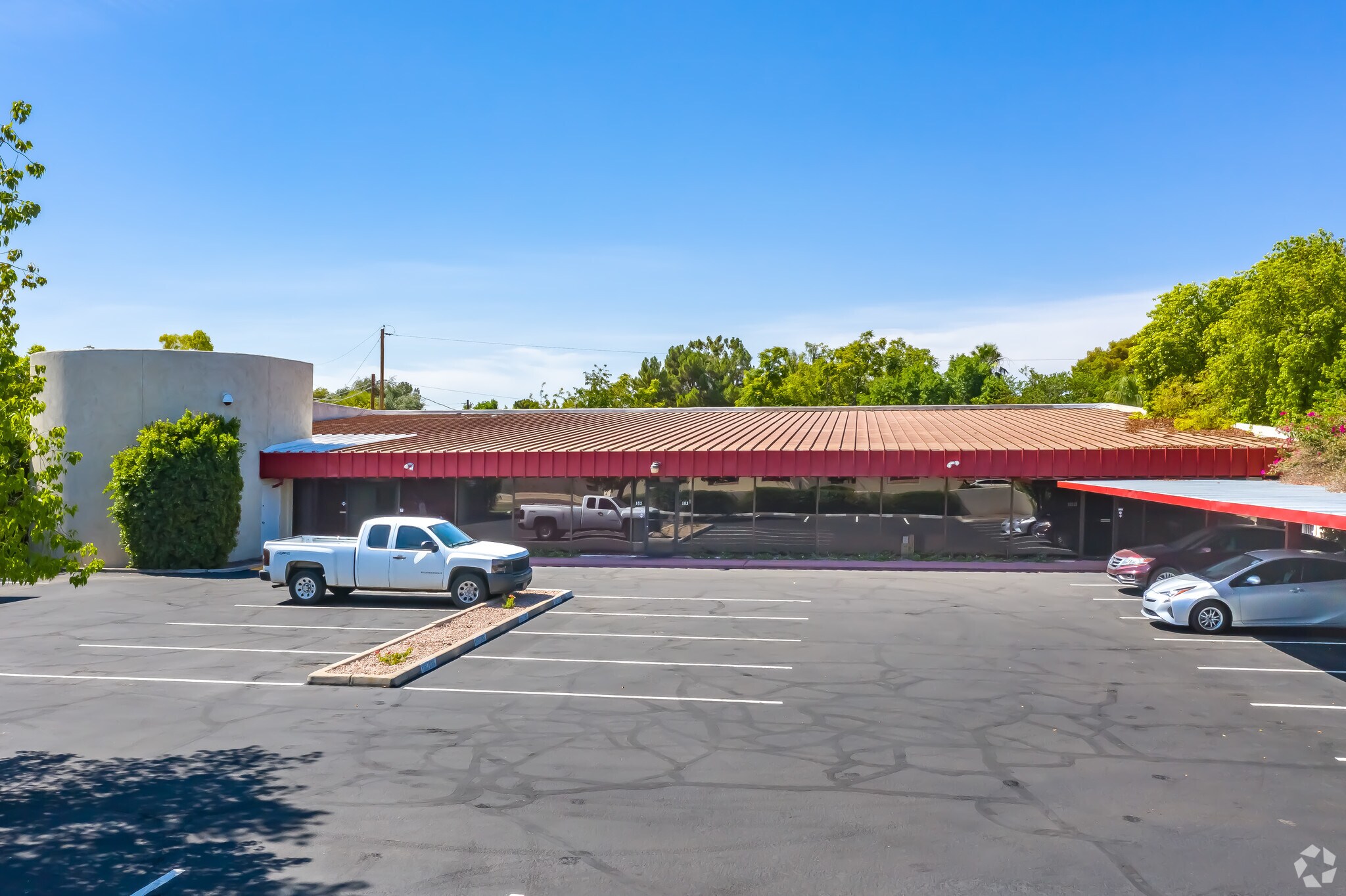 2701 E Osborn Rd, Phoenix, AZ to rent Building Photo- Image 1 of 11