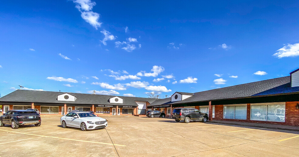 2300 S Broadway, Edmond, OK for rent - Building Photo - Image 3 of 11