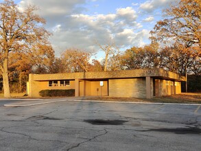 3787 NW Loop 286, Paris, TX for rent Building Photo- Image 1 of 8