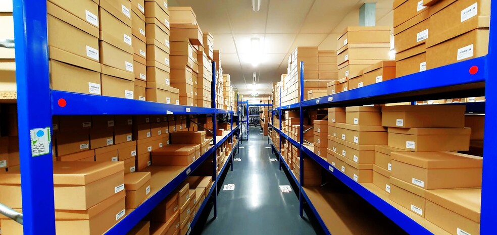 160 Bidder St, London for sale - Interior Photo - Image 1 of 1