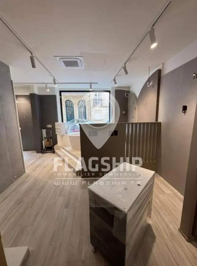 Location Commerce 70 m² - Photo 1