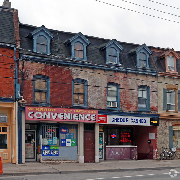 245-247 Gerrard St E, Toronto, ON for rent - Primary Photo - Image 1 of 3