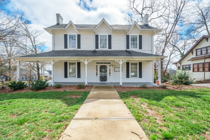 328 E Broad St, Statesville, NC for sale - Building Photo - Image 1 of 8