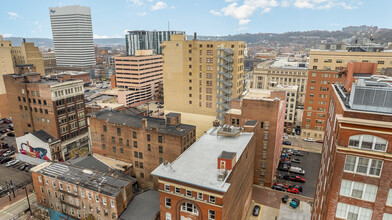 212-214 E 8th St, Cincinnati, OH for rent Building Photo- Image 1 of 17