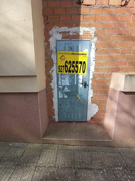 Retail in Cáceres, Cáceres to rent - Building Photo - Image 1 of 1