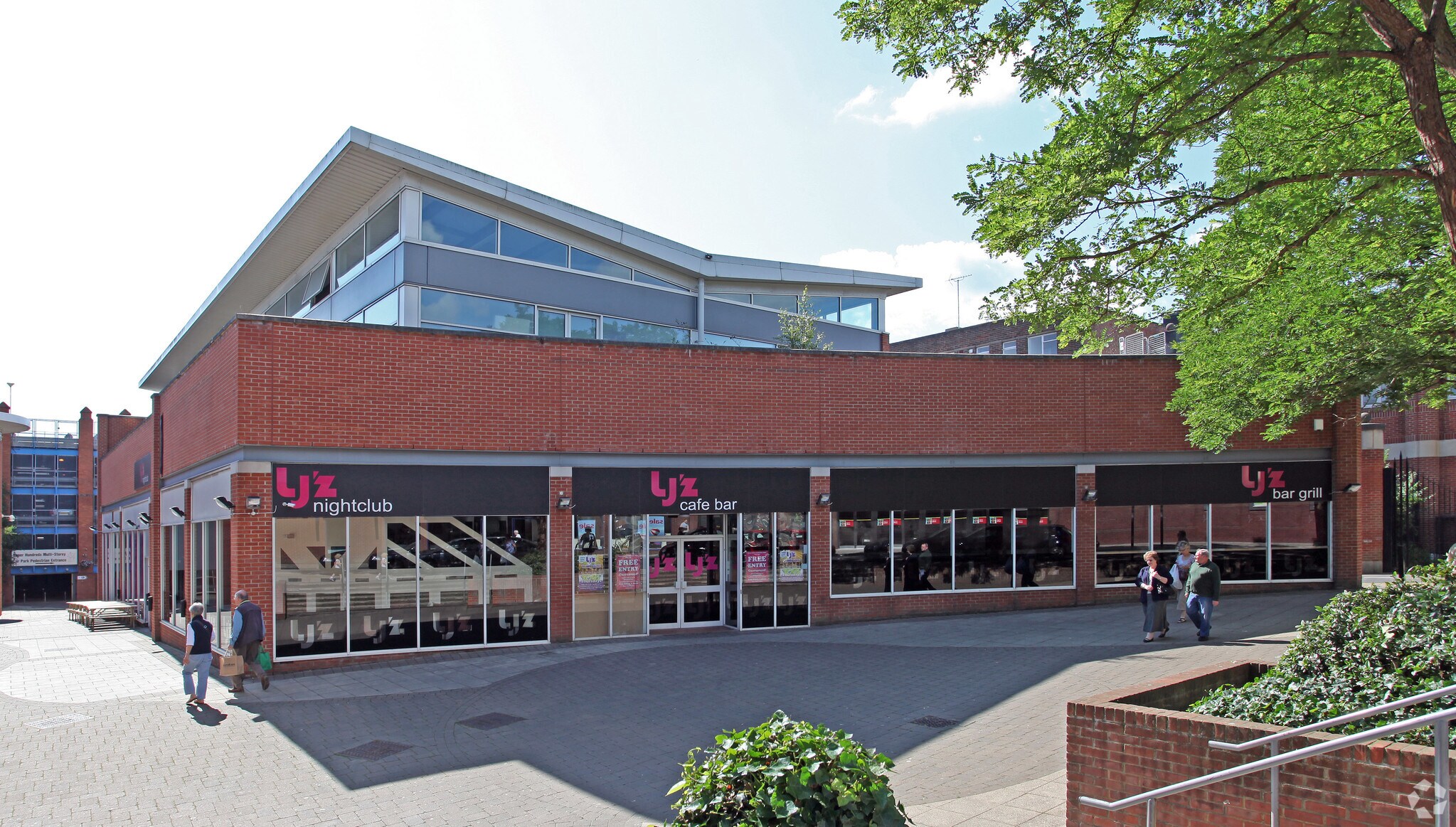 Britannia Walk, Aylesbury for sale Primary Photo- Image 1 of 1