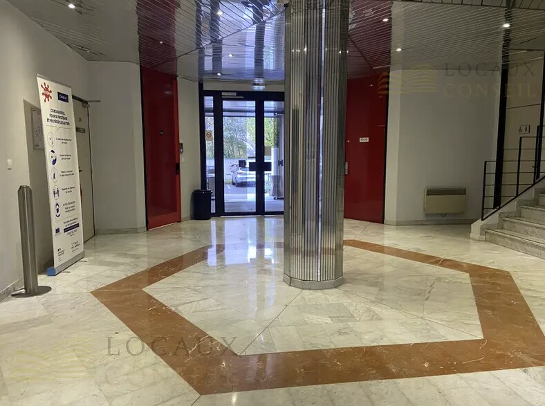 Office in Argenteuil to rent - Building Photo - Image 3 of 3