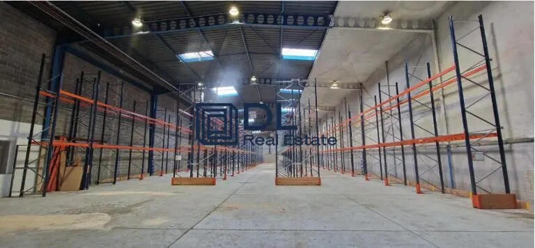 Industrial in Wissous to rent - Interior Photo - Image 3 of 4