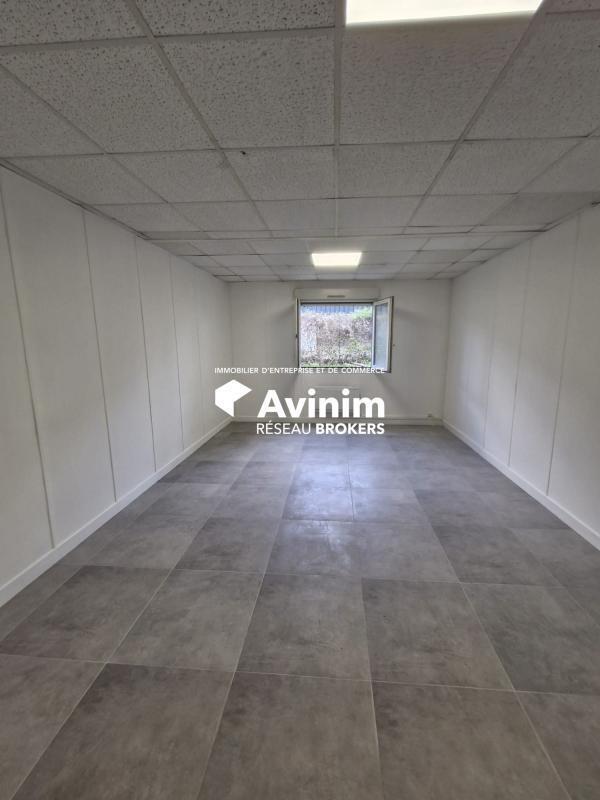 Office in Mitry Mory to rent Interior Photo- Image 1 of 5