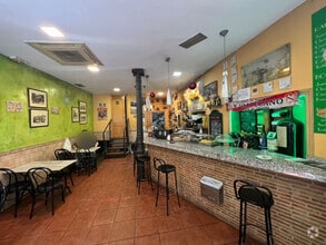Retail in Madrid, Madrid to rent Interior Photo- Image 1 of 2