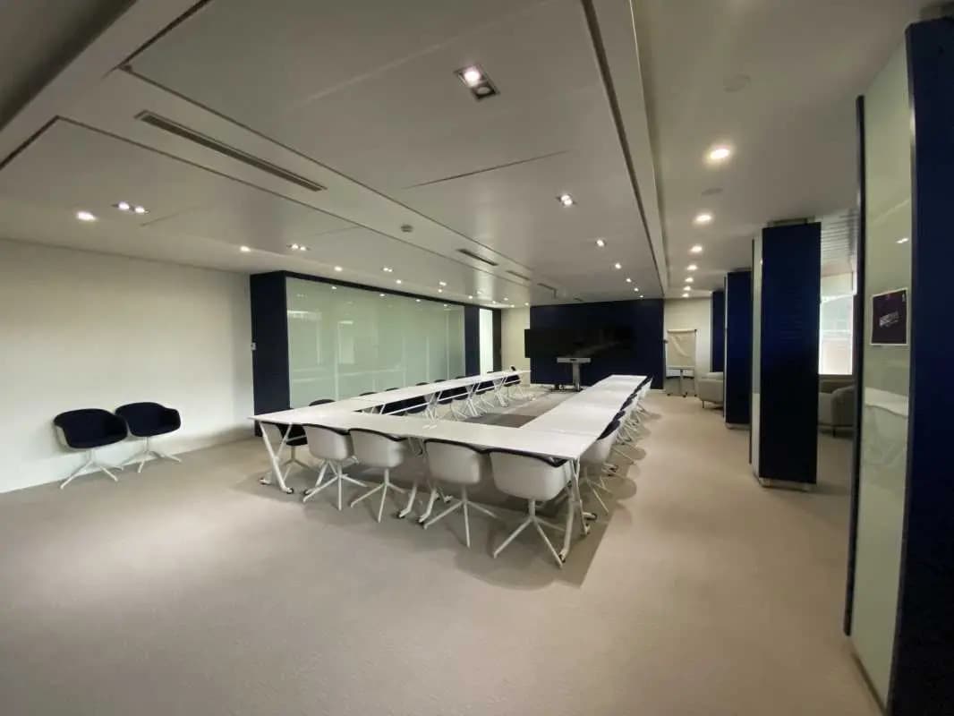 1 Terrasse Bellini, Puteaux to rent Building Photo- Image 1 of 8