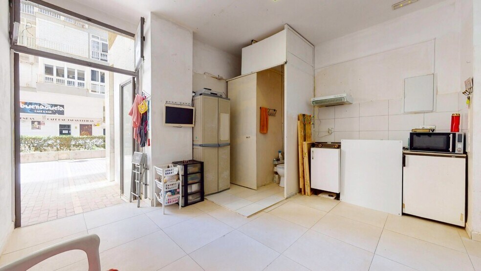 Calle Pintor Casilari Roldán, 2, Málaga, Málaga for sale - Building Photo - Image 1 of 36