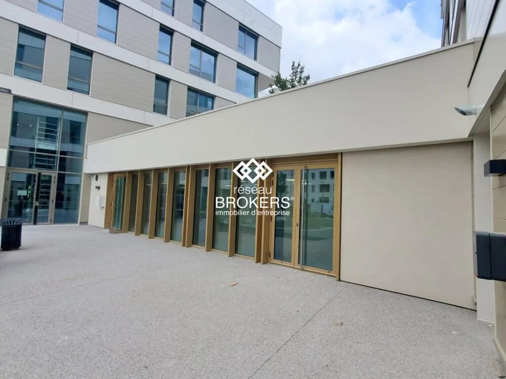 Location Commerce 108 m² - Photo 1