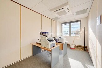 Office in Levallois-Perret to rent Interior Photo- Image 2 of 7