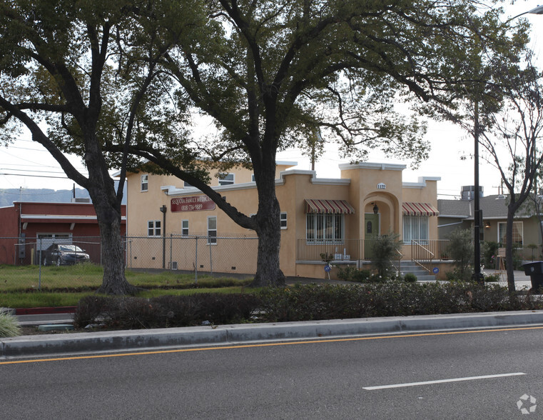 1122 W Burbank Blvd, Burbank, CA for rent - Building Photo - Image 2 of 8