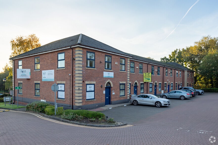 7-14 Newton Ct, Wolverhampton to rent - Building Photo - Image 2 of 4