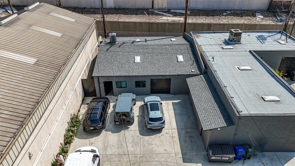 426 N Varney St, Burbank, CA for sale - Building Photo - Image 1 of 1