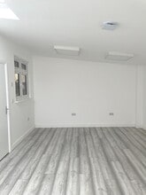90-98C Wallis Rd, London to rent Interior Photo- Image 2 of 5