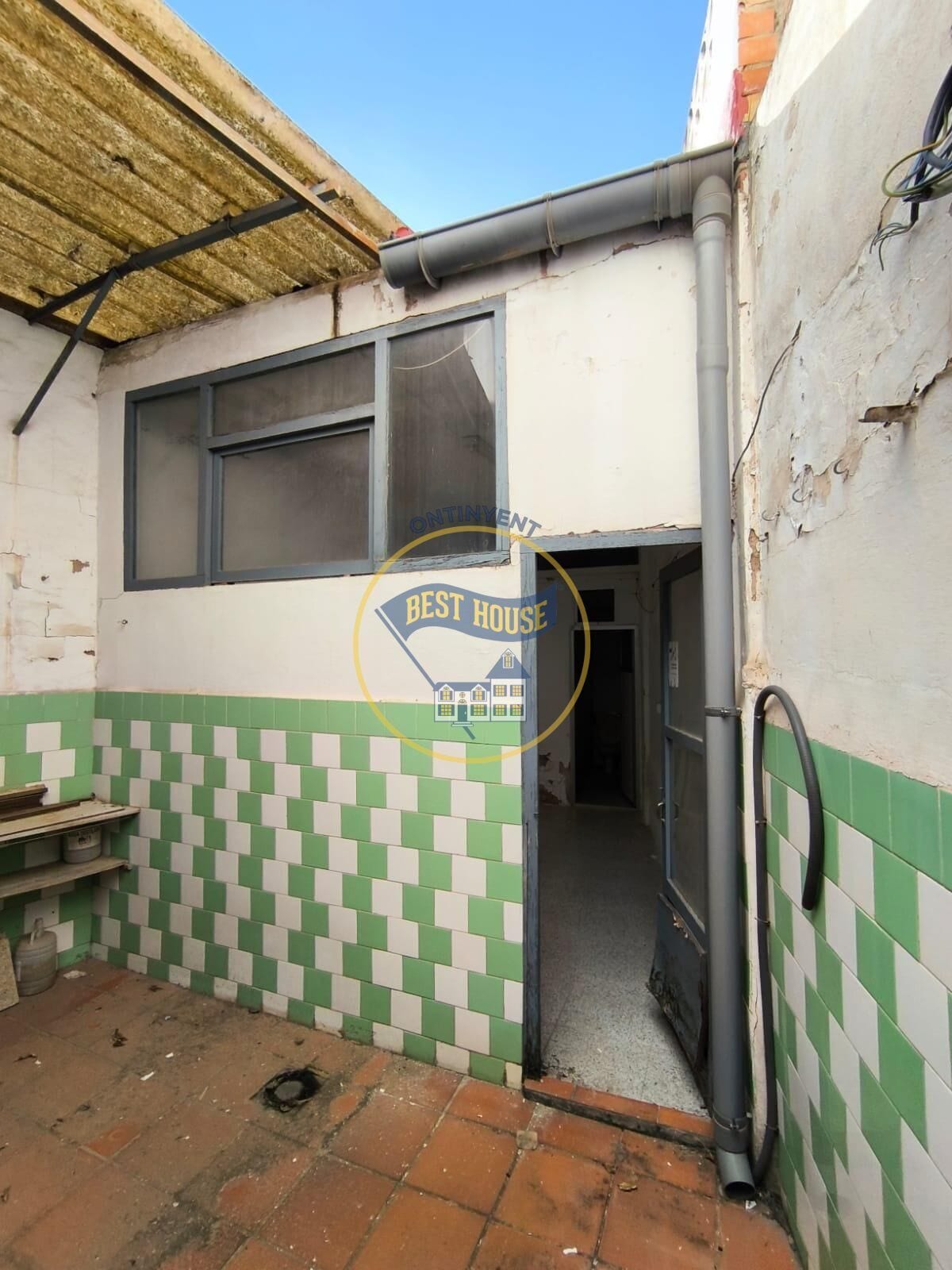 Retail in Ontinyent, Valencia to rent Primary Photo- Image 1 of 17