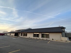 443-445 Turkeyfoot Lake Rd, Akron, OH for rent Building Photo- Image 1 of 3