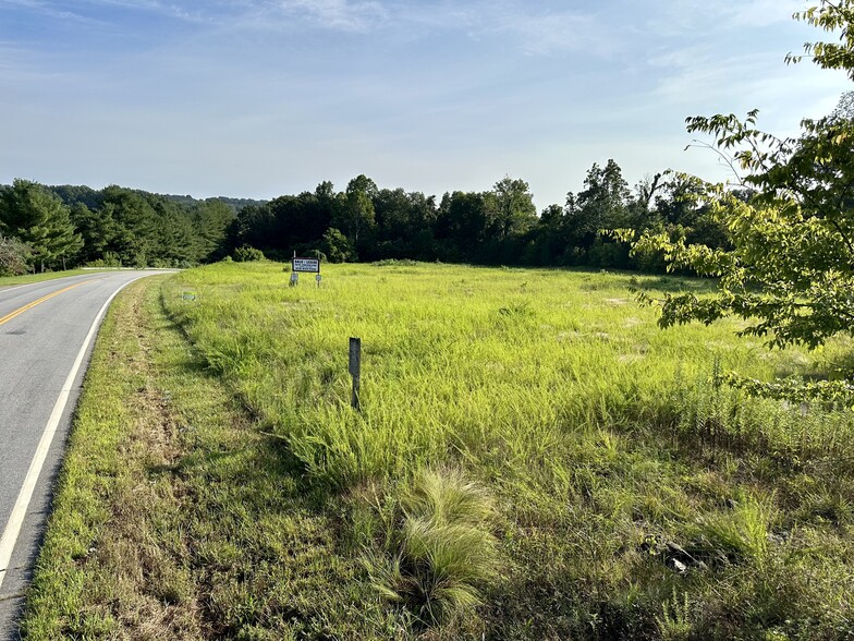 Frith Dr, Martinsville, VA for sale - Building Photo - Image 2 of 8