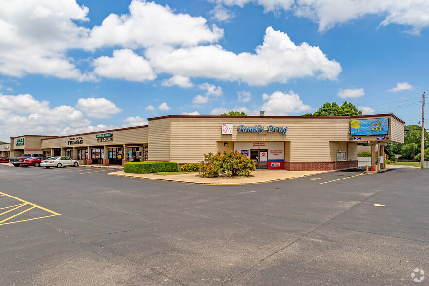 3301-3315 S Elm Pl, Broken Arrow, OK for rent - Primary Photo - Image 1 of 14