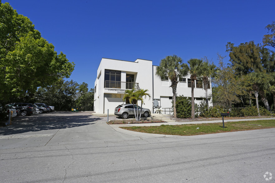 5016 Calle Minorga, Sarasota, FL for rent - Building Photo - Image 2 of 17