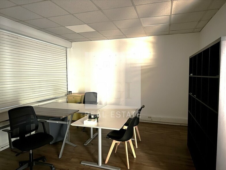 76 Boulevard Du 11 Novembre 1918, Villeurbanne to rent - Interior Photo - Image 2 of 6