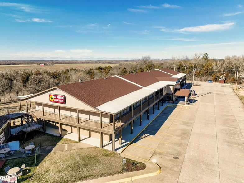 201 Continental Dr, Junction City, KS for sale - Building Photo - Image 1 of 64