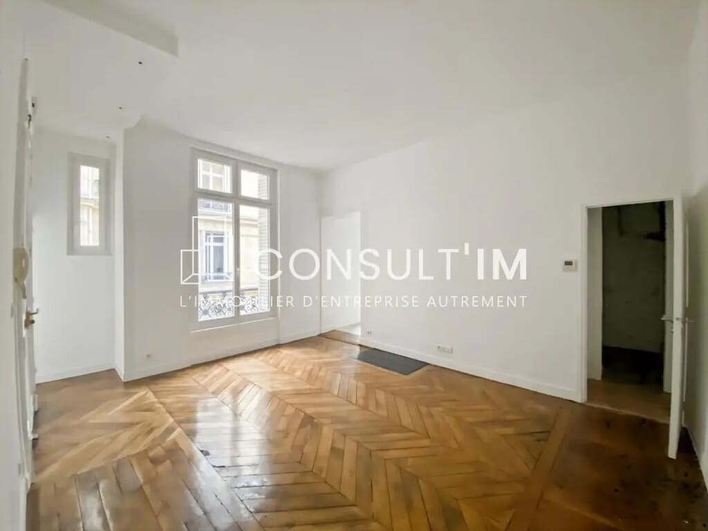 Location Bureaux 65 m² - Photo 1