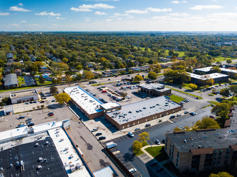 1100-1190 S Elmhurst Rd, Mount Prospect, IL for rent - Aerial - Image 2 of 5