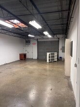 237 Oxmoor Cir, Birmingham, AL to rent Interior Photo- Image 1 of 10