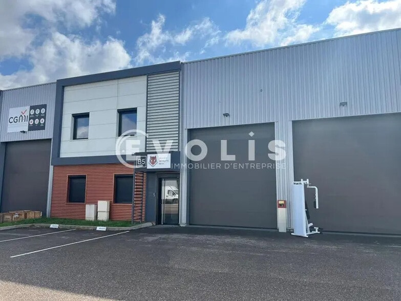 155 Route De Grenoble, Saint-Priest to rent - Building Photo - Image 3 of 13