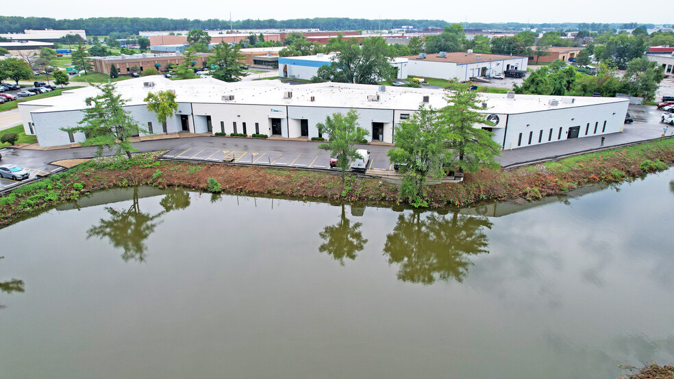 4132 Shoreline Dr, Earth City, MO for sale - Building Photo - Image 1 of 12