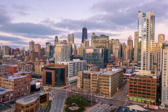 320 W Ohio St, Chicago, IL - AERIAL  map view