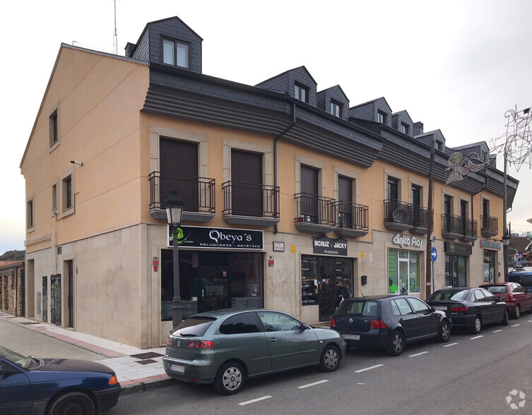 Plaza Epifanio Velasco, 1, Torrelodones, Madrid for rent - Building Photo - Image 2 of 2