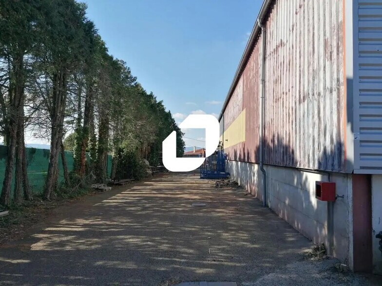 Light Industrial in Jassans-Riottier to rent - Building Photo - Image 2 of 10