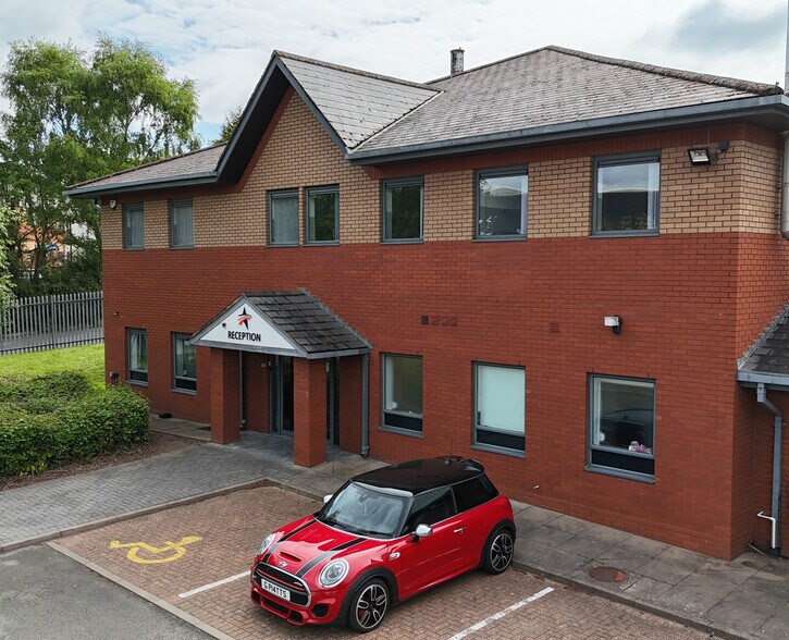 5 Hereward Rise, Halesowen to rent - Building Photo - Image 3 of 3
