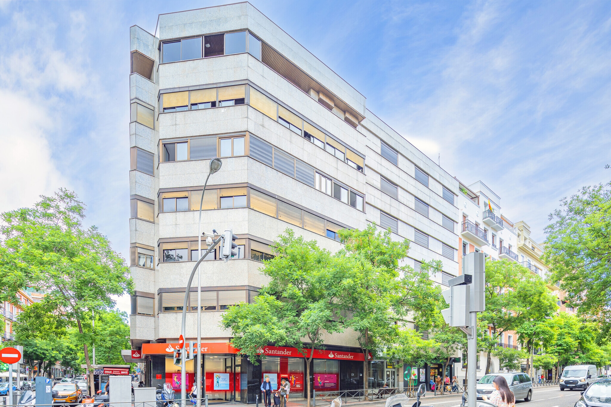 Calle de Ferraz, 50, Madrid, Madrid for sale Primary Photo- Image 1 of 9