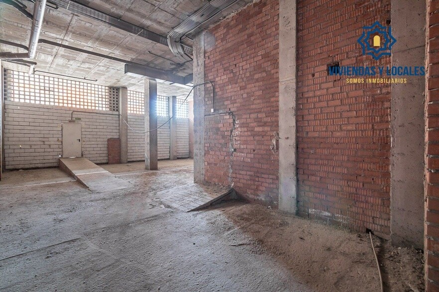 Retail in Granada for sale - Interior Photo - Image 3 of 11
